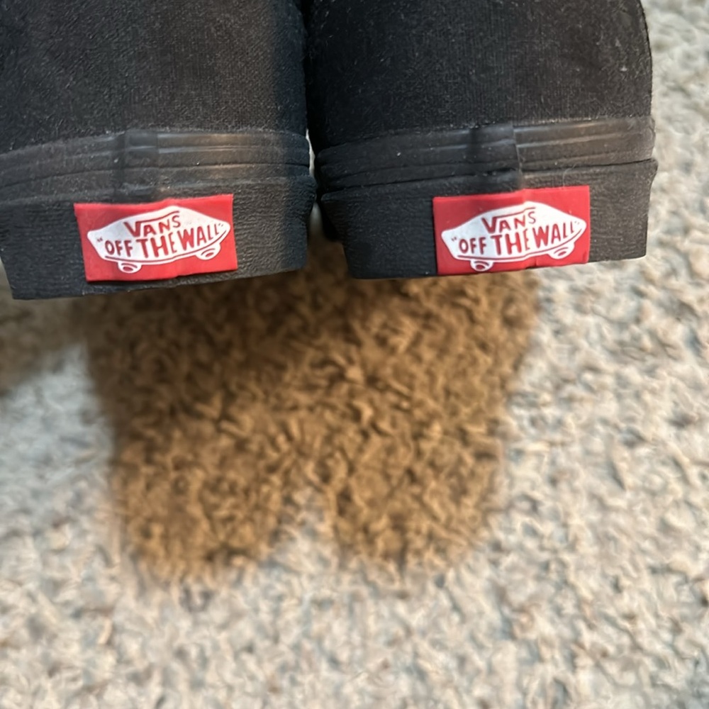Vans - Picture 4 of 5